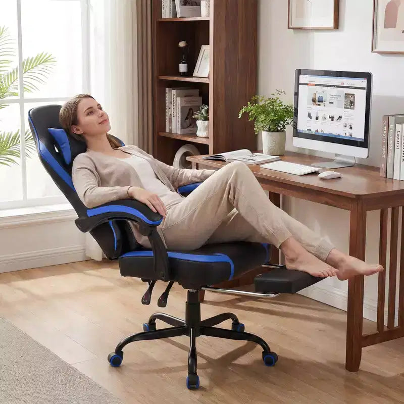 Fauteuil de jeu Costway avec appuie-tête, support lombaire, accoudoirs articulés, dossier inclinable Noir et blanc/Bleu marine et noir
