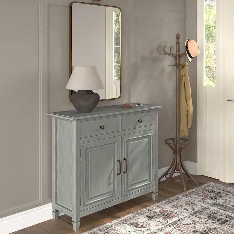 WYNDENHALL Hampshire Armoire de rangement traditionnelle en bois massif de 40 po de largeur pour entrée - 40 larg. x 15 prof. x 36 haut.