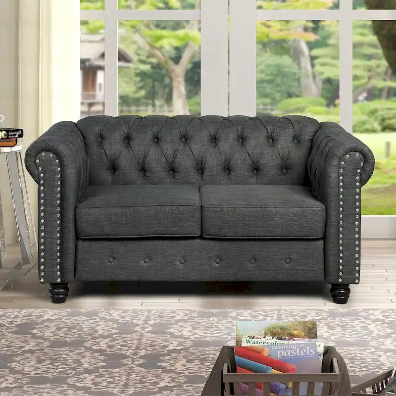 Causeuse Morden Fort Chesterfield en lin avec capitonnage, clous décoratifs et pieds en bois massif pour salon