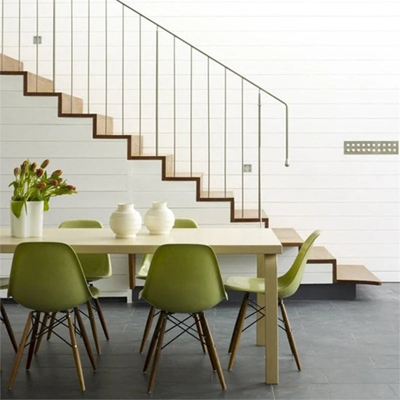 Lot de 2 chaises Eiffel design en plastique Pieds en bois massif Rétro Coque moulée Hôtel Dowel Pour cuisine chambre bureau
