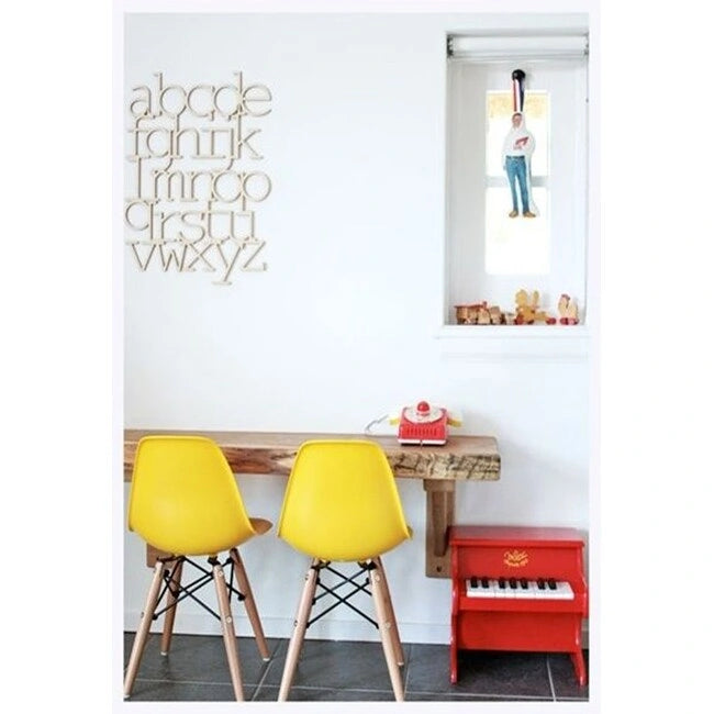 Lot de 2 chaises Eiffel design en plastique Pieds en bois massif Rétro Coque moulée Hôtel Dowel Pour cuisine chambre bureau