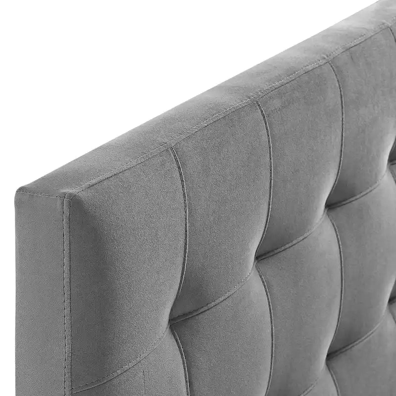 Tête de lit capitonnée en velours Carson Carrington Labbgard Grand lit (Queen-size) couleur biscuit