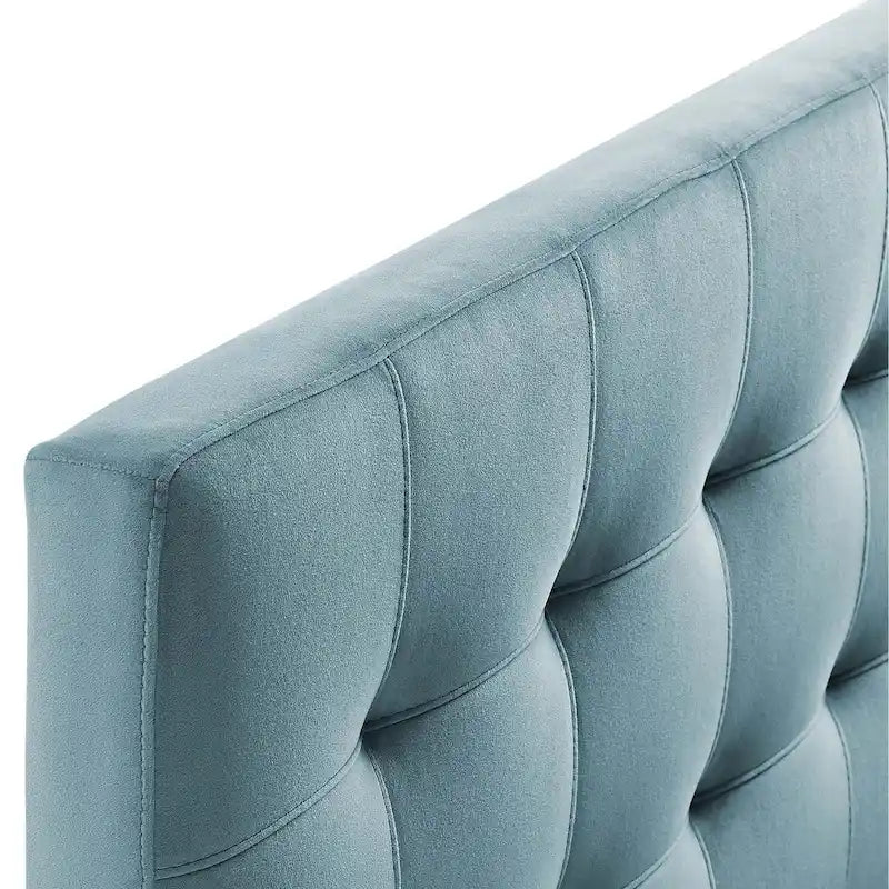 Tête de lit capitonnée en velours Carson Carrington Labbgard Grand lit (Queen-size) couleur biscuit