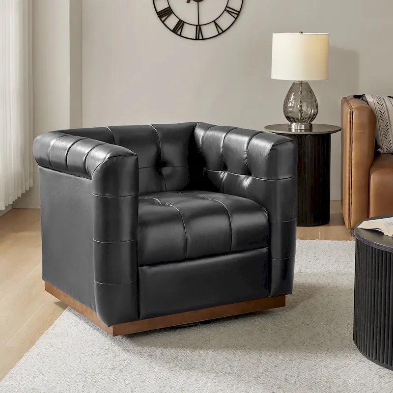 Fauteuil club pivotant touffeté en cuir véritable de milieu de siècle Jeremias avec tablier en bois par HULALA HOME